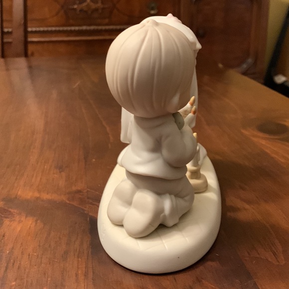 Precious Moments"Sharing the Good New Together"1991"Symbol of Membership"Figure - Picture 4 of 16